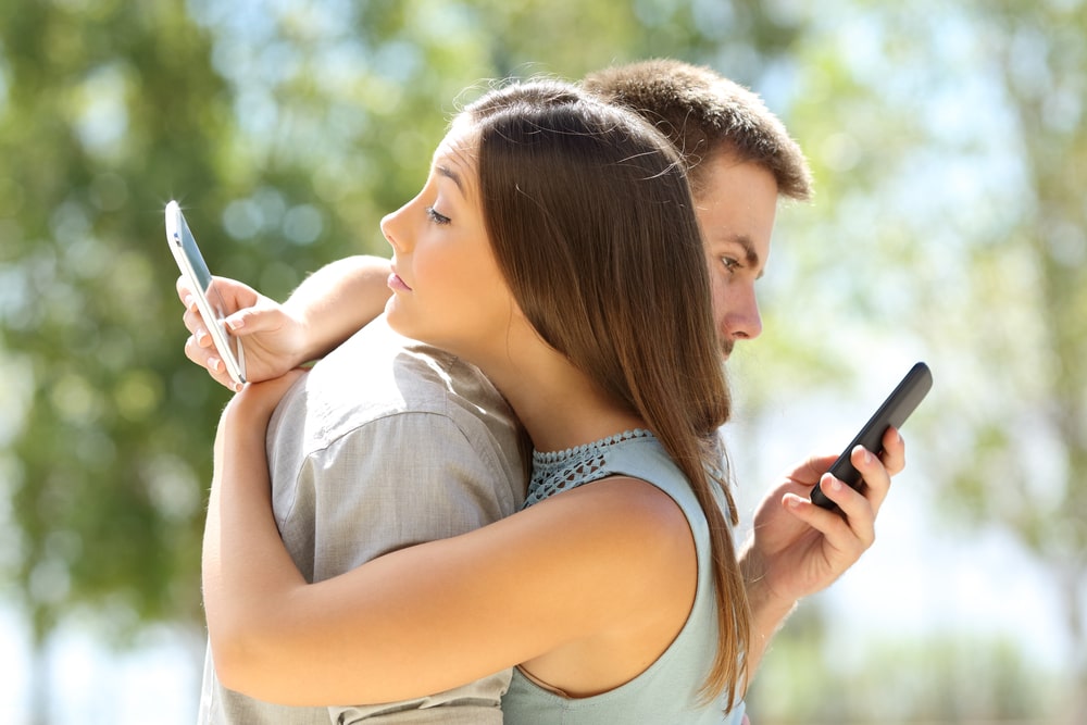 The Role of Technology in Modern Relationships